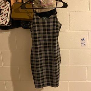 Plaid black and white bodycon dress with string stripes size M in womens